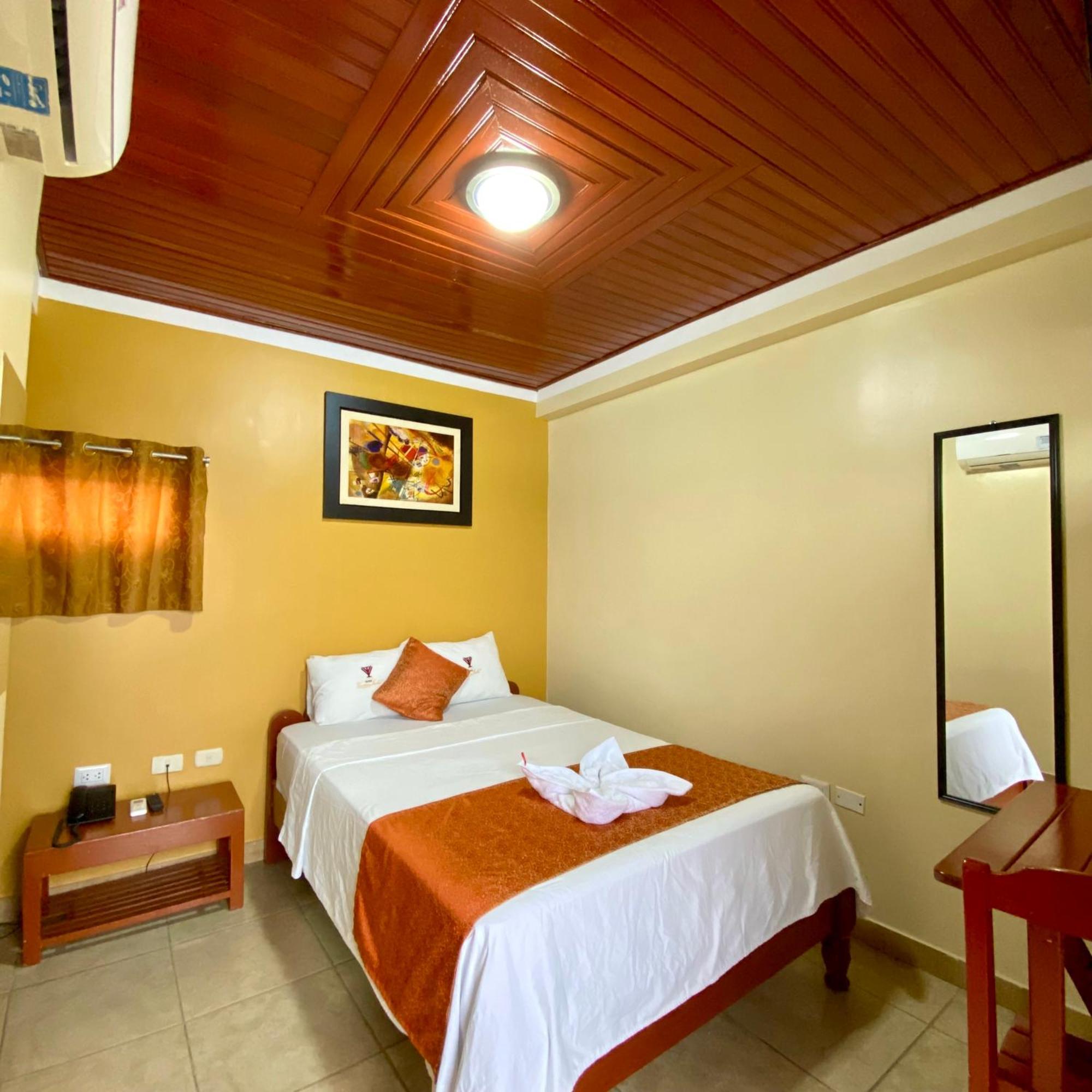 Hotel Ventura Isabel Iquitos Exterior foto